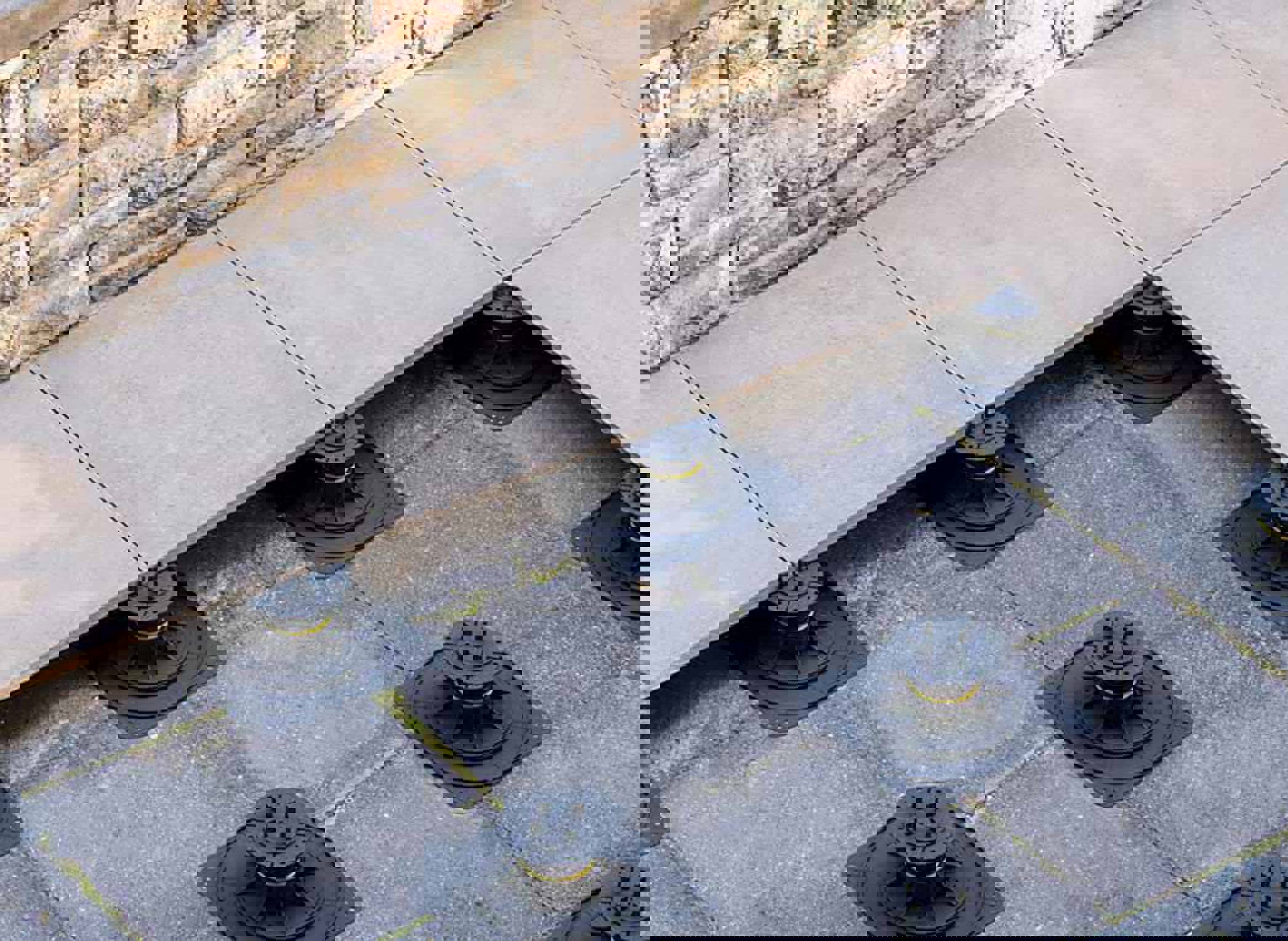 LEVEL UP TILE Suburban Patio Pedestals